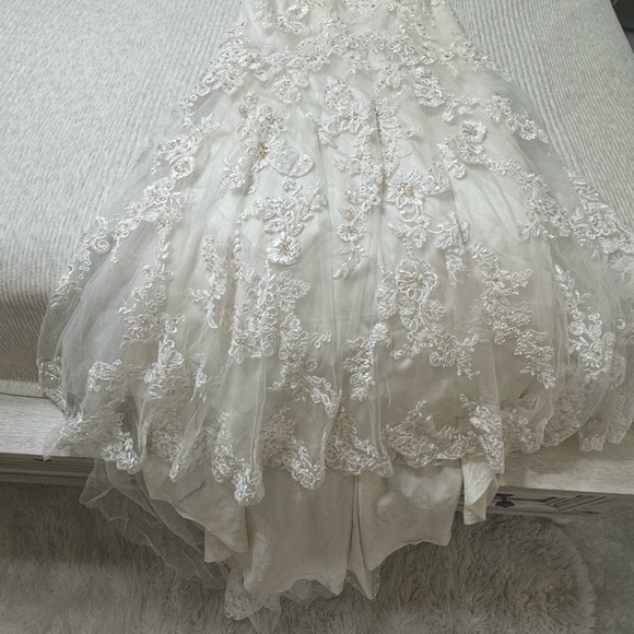 Casablanca Wedding gown/dress Style 2099 Size 10 - Picture 8 of 12